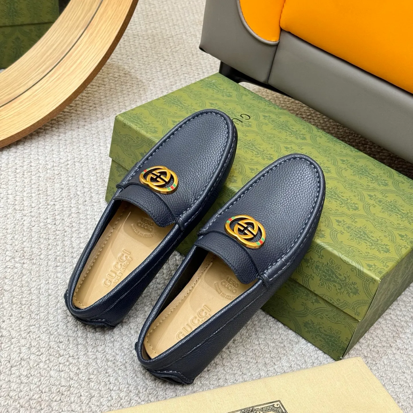 Men's shoes 💰420 (Yangli) Gucci* - the top version of Gucci classic beanie shoes! It is made of imported original cowhide and has a comfortable first layer of sheepskin lining! Original wear-resistant rubber outsole! High quality products! Size 38-46, with shoe dial, cloth bag, card